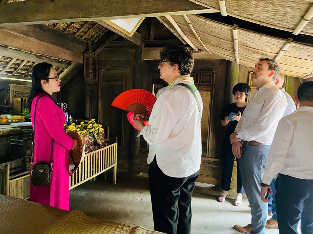 Hàng triệu trái tim Việt hướng về làng Sen trong tháng Năm lịch sử - ảnh 4