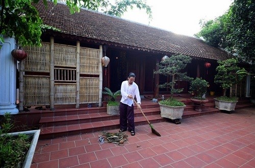 Nghệ sĩ hài là 'đại gia ngầm', lập kỷ lục Việt Nam, sở hữu biệt phủ dát vàng, làm bằng gỗ quý giá trị hàng chục tỷ - ảnh 3