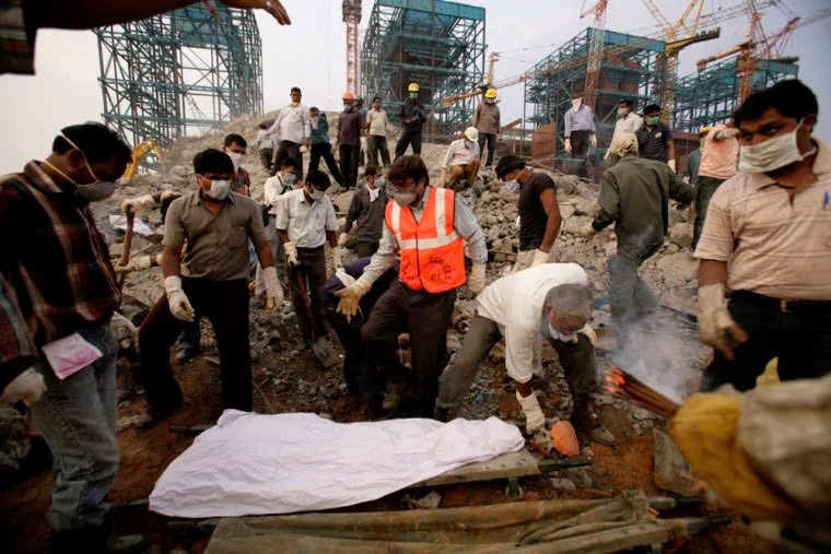 Chọn nhà thầu Trung Quốc, ống khói 240m đổ sập khiến 100 công nhân bị 'chôn sống': Loạt lãnh đạo cấp cao hầu tòa sau 15 năm - ảnh 1