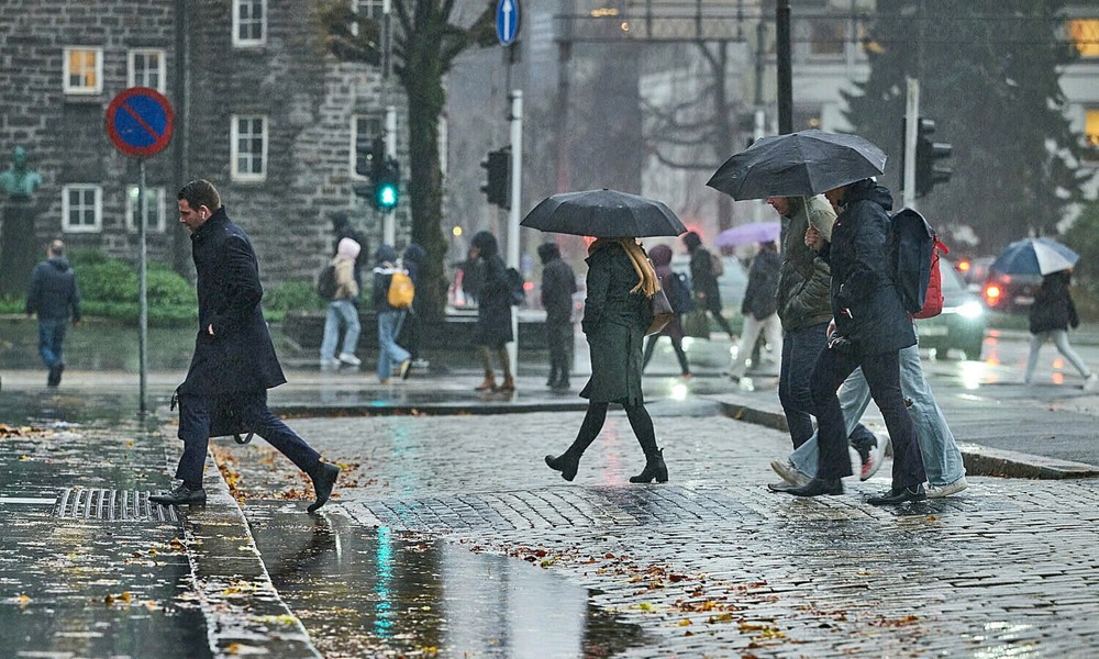 Kỳ lạ thành phố mưa suốt 240 ngày một năm, nắm giữ một địa điểm được UNESCO công nhận Di sản - ảnh 3