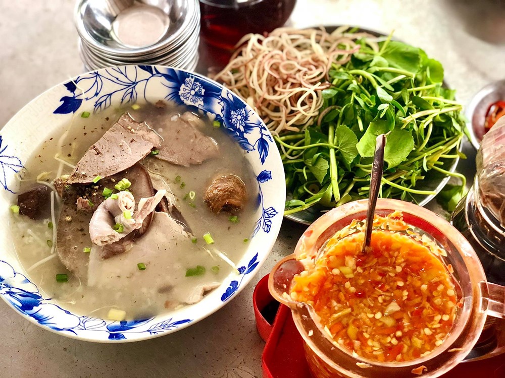 Từng bị đánh giá tệ nhất, món ăn Việt này bất ngờ lọt top 3 món cháo ngon nhất châu Á  - ảnh 1