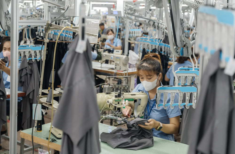 Chuỗi cung ứng Trung Quốc rạn nứt, Việt Nam nổi lên như cứ điểm sản xuất mới của thế giới - ảnh 1