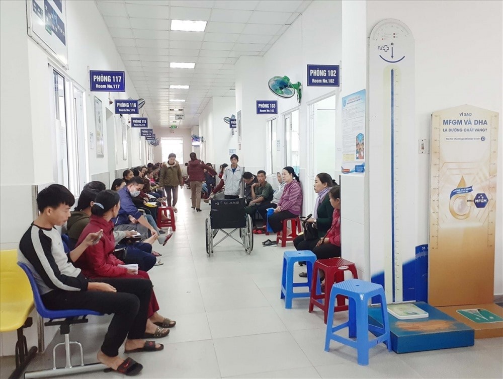 Giám đốc Bệnh viện Bạch Mai nói về lộ trình miễn viện phí cho người dân - ảnh 2