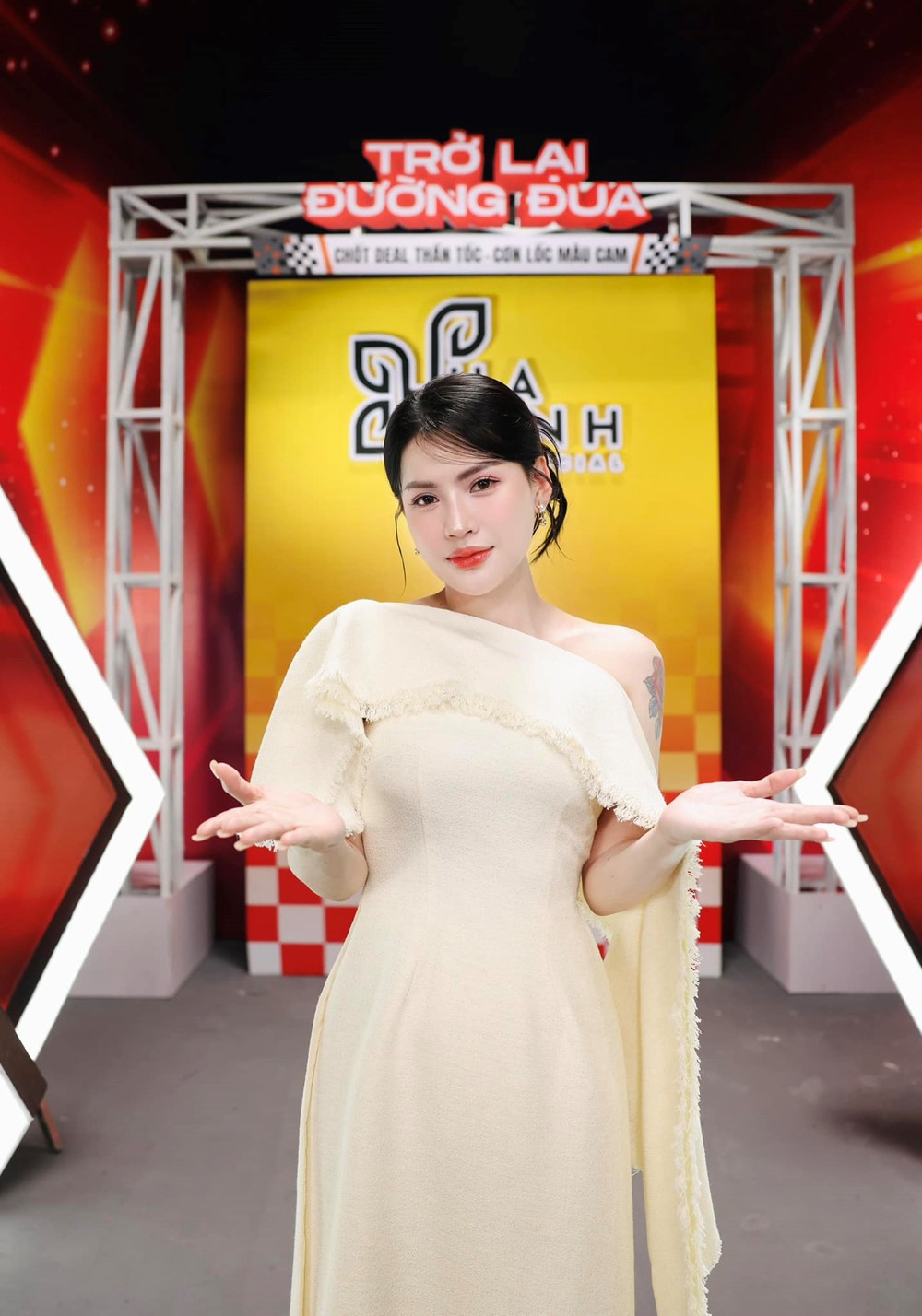  ‘Chiến thần’ Võ Hà Linh bị tố bán phá giá, quản lý thị trường chính thức vào cuộc - ảnh 1