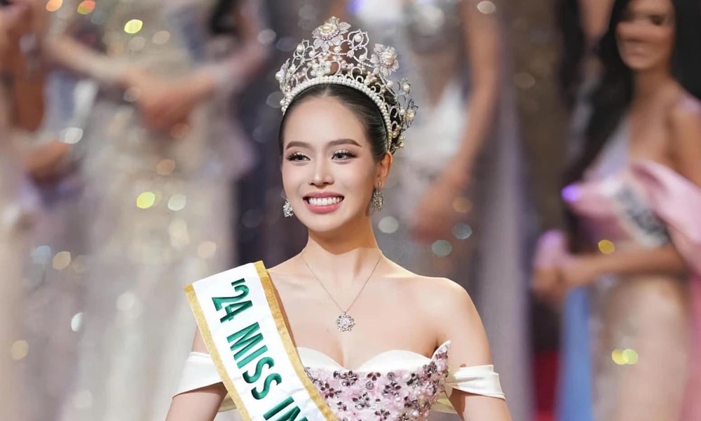 Hoa hậu quốc tế người Việt Nam duy nhất lọt top 10 Nhan sắc vượt thời gian - ảnh 1