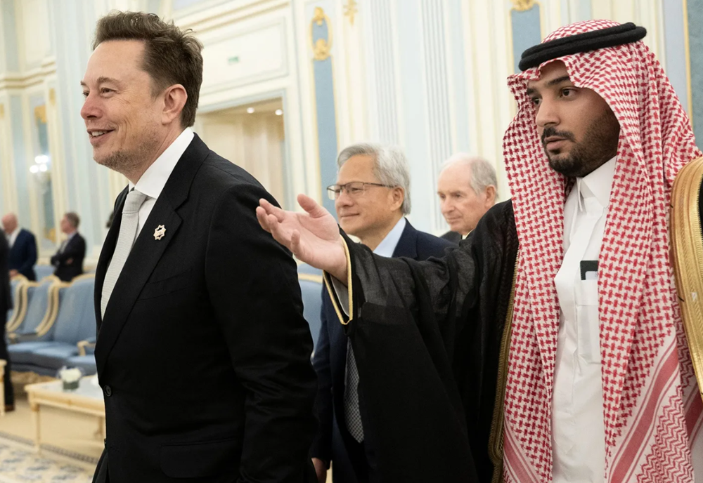 Tỷ phú Elon Musk thắng lớn trong chuyến công du Trung Đông của Tổng thống Trump - ảnh 1