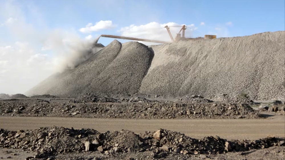 Trung Quốc siết xuất khẩu đất hiếm, cả thế giới gánh hậu quả - ảnh 1