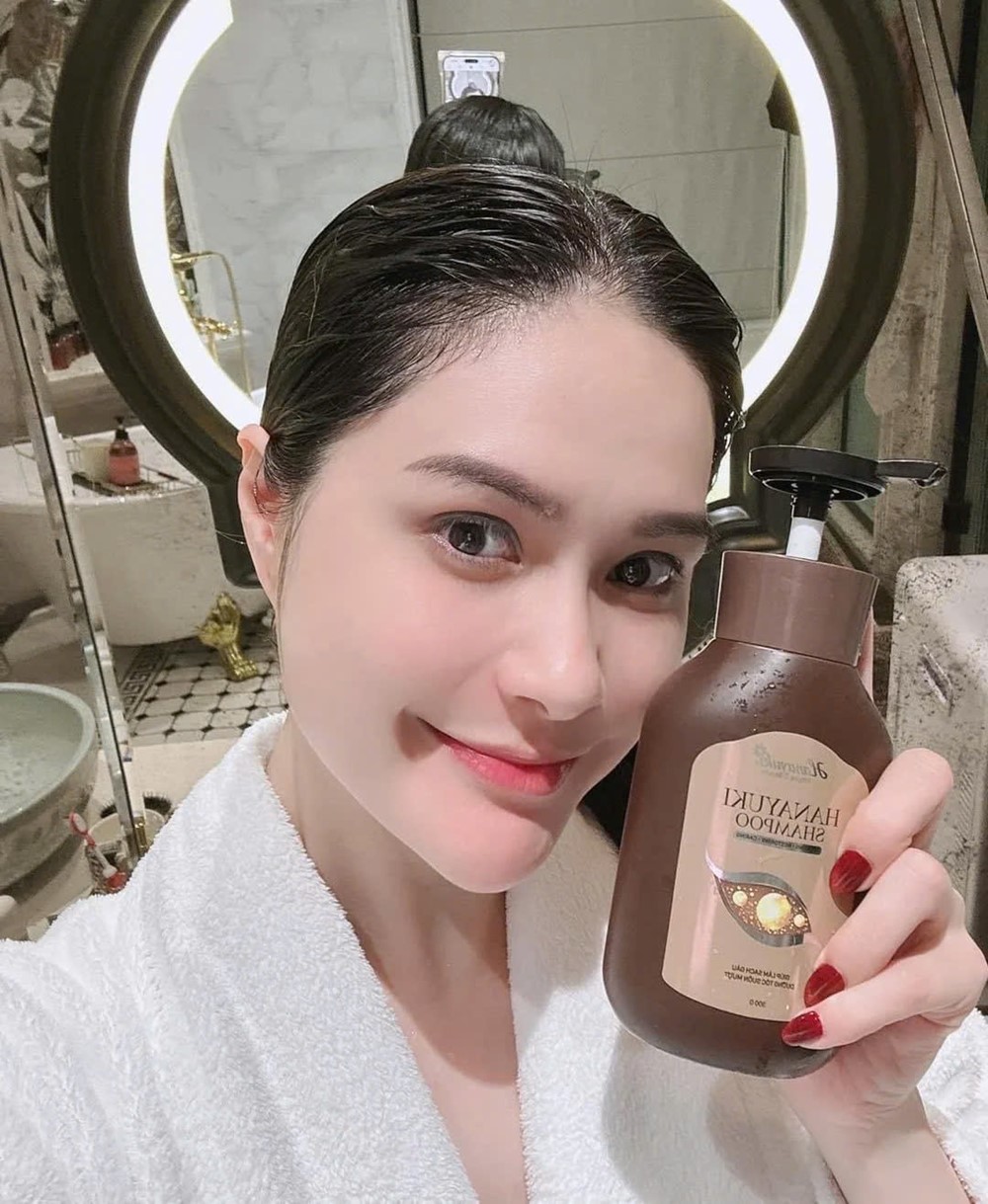 Tài sản vợ chồng ‘đại gia quận 7’ Đoàn Di Băng - Nguyễn Quốc Vũ: Chồng làm chủ tịch công ty vốn điều lệ 8 tỷ, 'khoe' loạt siêu xe, bất động sản trăm tỷ - ảnh 2