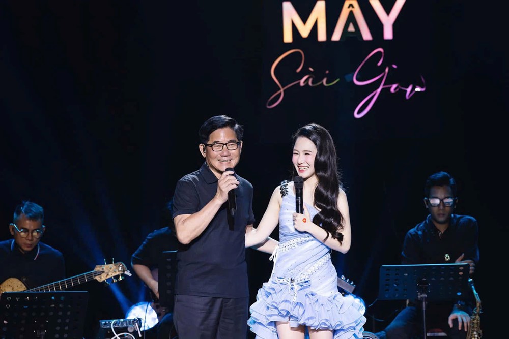 NSND từng là Phó Giám đốc Sở Văn hóa, Thể thao và Du lịch Nghệ An, có con gái là quán quân cuộc thi hát nổi tiếng - ảnh 5