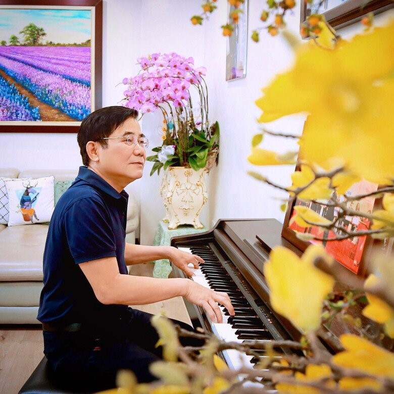 NSND từng là Phó Giám đốc Sở Văn hóa, Thể thao và Du lịch Nghệ An, có con gái là quán quân cuộc thi hát nổi tiếng - ảnh 2