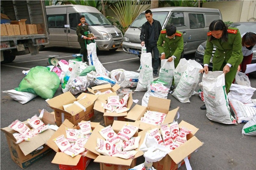 Bộ Công an phản hồi về mức phạt sản xuất, buôn bán hàng giả là lương thực - ảnh 1