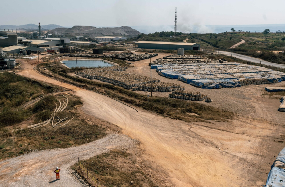 Quốc gia giàu tài nguyên bậc nhất thế giới nhưng đa phần lại nằm trong tay Trung Quốc, nay trở thành 'quân cờ' mới trong cuộc đua giữa 2 siêu cường - ảnh 1