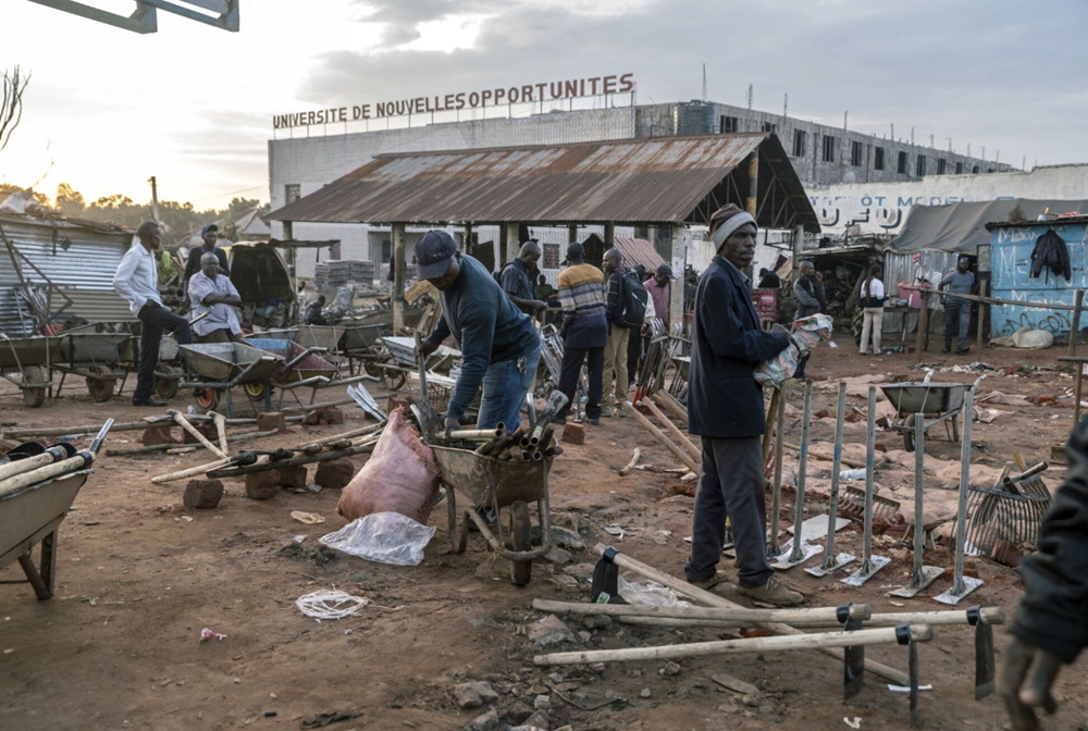 Quốc gia giàu tài nguyên bậc nhất thế giới nhưng đa phần lại nằm trong tay Trung Quốc, nay trở thành 'quân cờ' mới trong cuộc đua giữa 2 siêu cường - ảnh 3