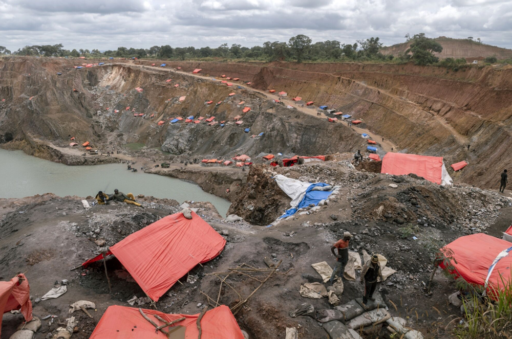 Quốc gia giàu tài nguyên bậc nhất thế giới nhưng đa phần lại nằm trong tay Trung Quốc, nay trở thành 'quân cờ' mới trong cuộc đua giữa 2 siêu cường - ảnh 4