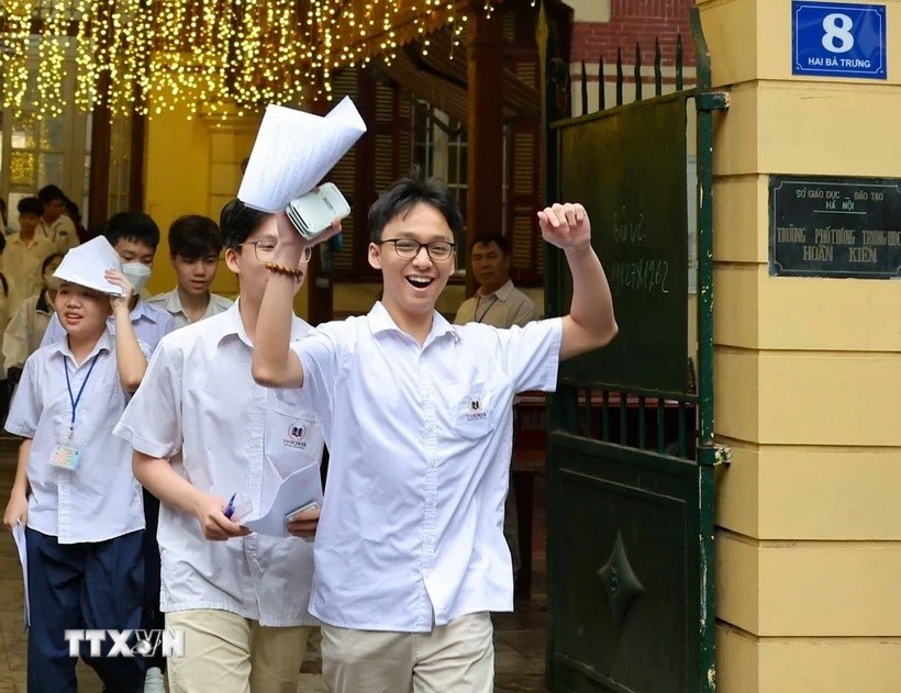 Gần 700 học sinh Hà Nội là HSG quốc gia, đoạt giải thưởng nghiên cứu khoa học được tuyển thẳng lớp 10 - ảnh 1