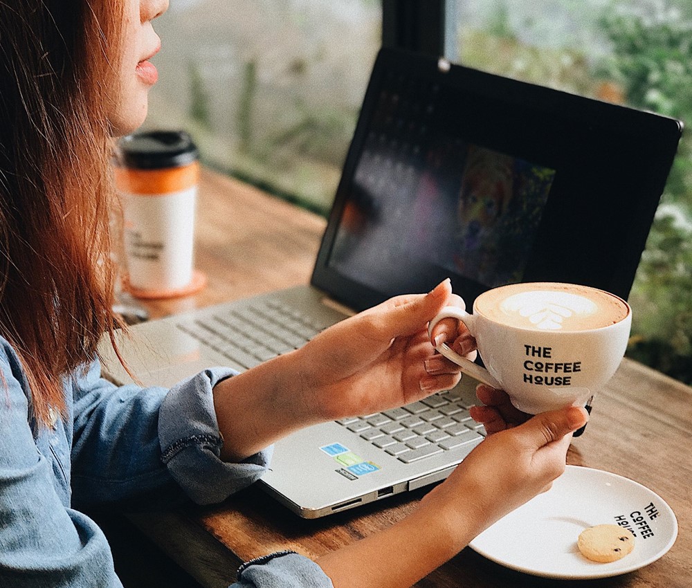 Một chuỗi cà phê lớn tại Việt Nam bị réo tên vì ‘bịt ổ điện’, 'đuổi khéo khách ngồi lâu' khiến cộng đồng mạng dậy sóng  - ảnh 4