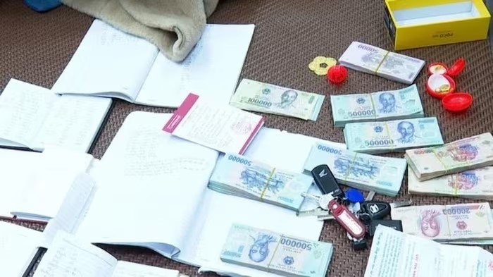 Khám xét khẩn cấp nhà trọ của Phạm Quang Thành, phát hiện 28 cô gái bị giữ trái phép, công an khởi tố hàng loạt đối tượng - ảnh 2