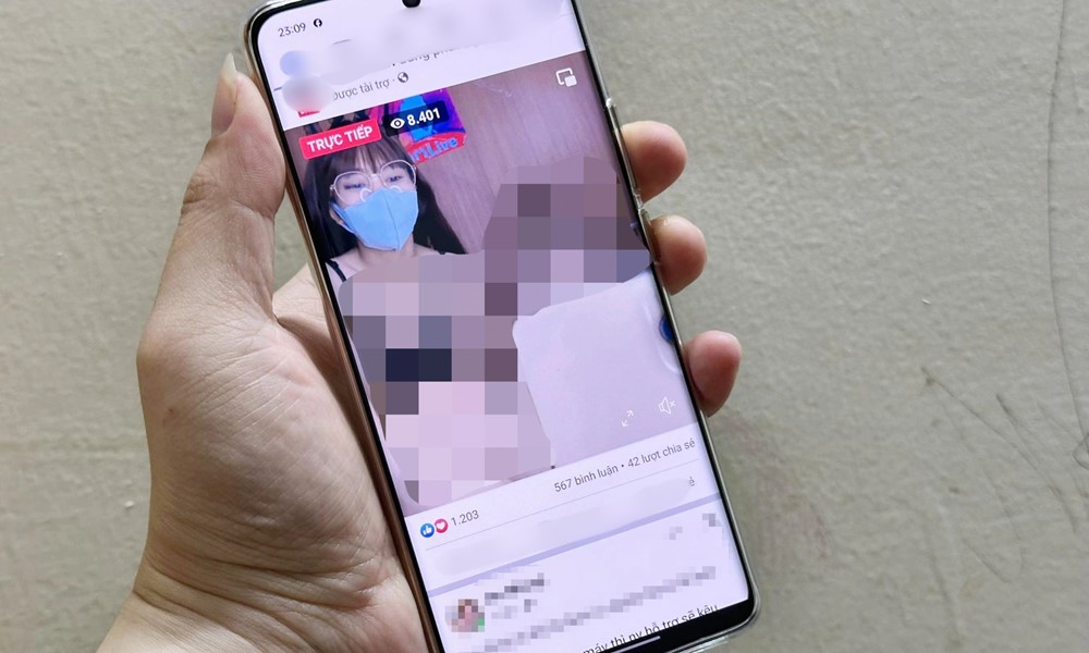 Chị M. tham gia một nền tảng livestream phản cảm, bị kẻ xấu tống tiền, công an lập tức cảnh báo - ảnh 1