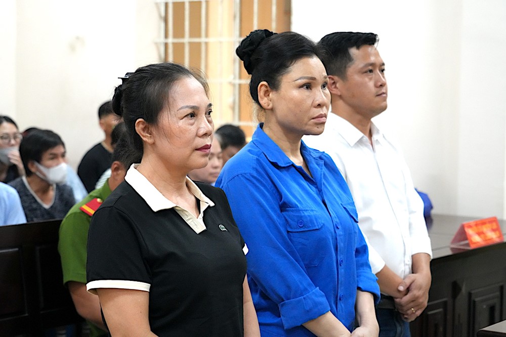 Tuyên án Lâm Thị Thu Trà hơn 14 năm tù, buộc nộp hơn 820 tỷ cho công quỹ Nhà nước - ảnh 1