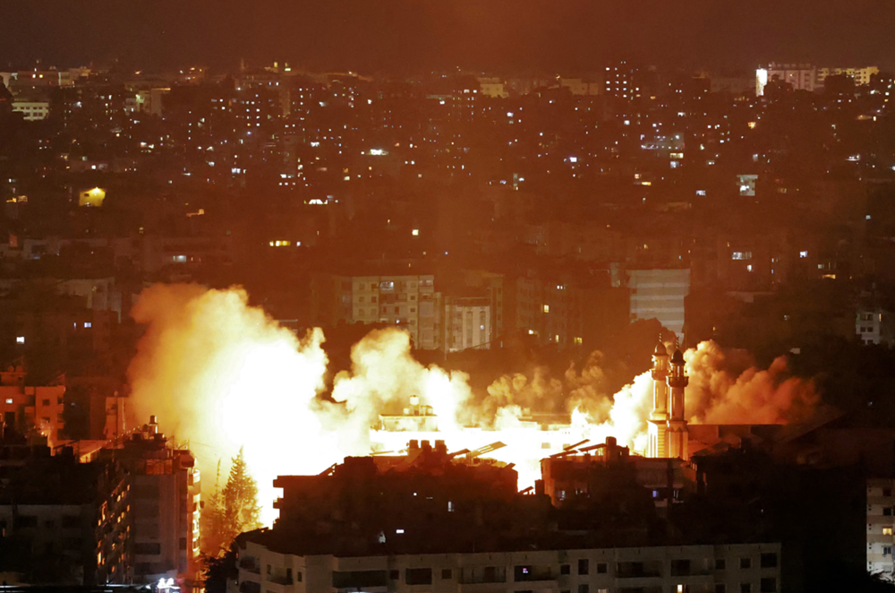 Israel không kích dữ dội Lebanon, nhắm vào cơ sở sản xuất UAV của Hezbollah - ảnh 1