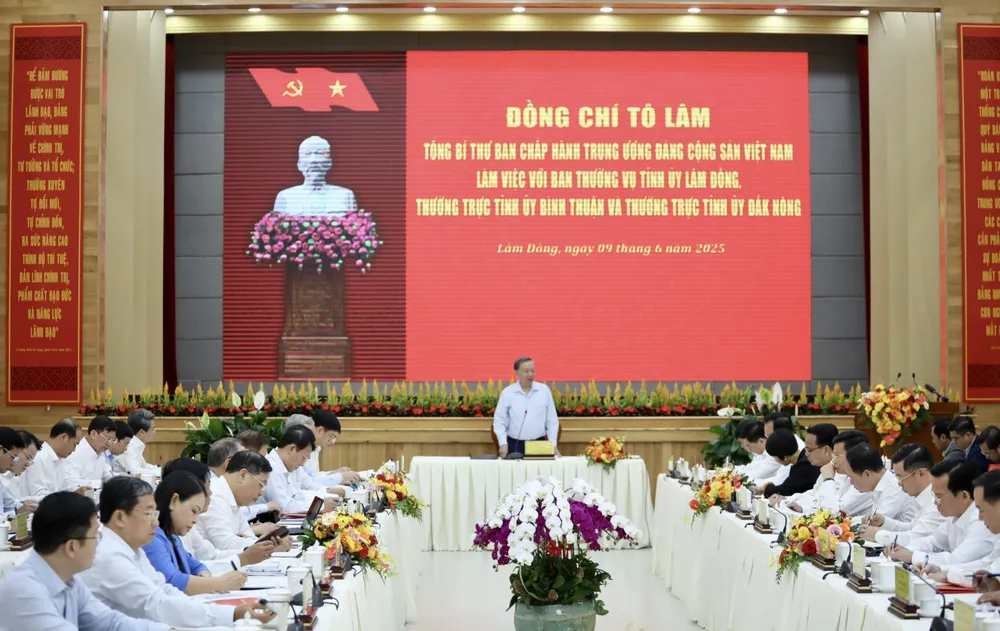 Tổng Bí thư nói về việc đóng cửa sân bay quốc tế đầu tiên của Tây Nguyên 6 tháng - ảnh 1