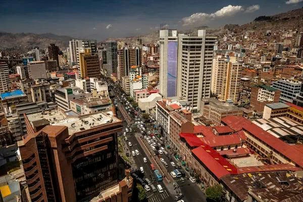 Từ chối Starlink của Elon Musk, quốc gia 12 triệu dân quyết chọn nhà thầu Trung Quốc dù Internet yếu đến mức phải trèo cây để vào mạng - ảnh 2