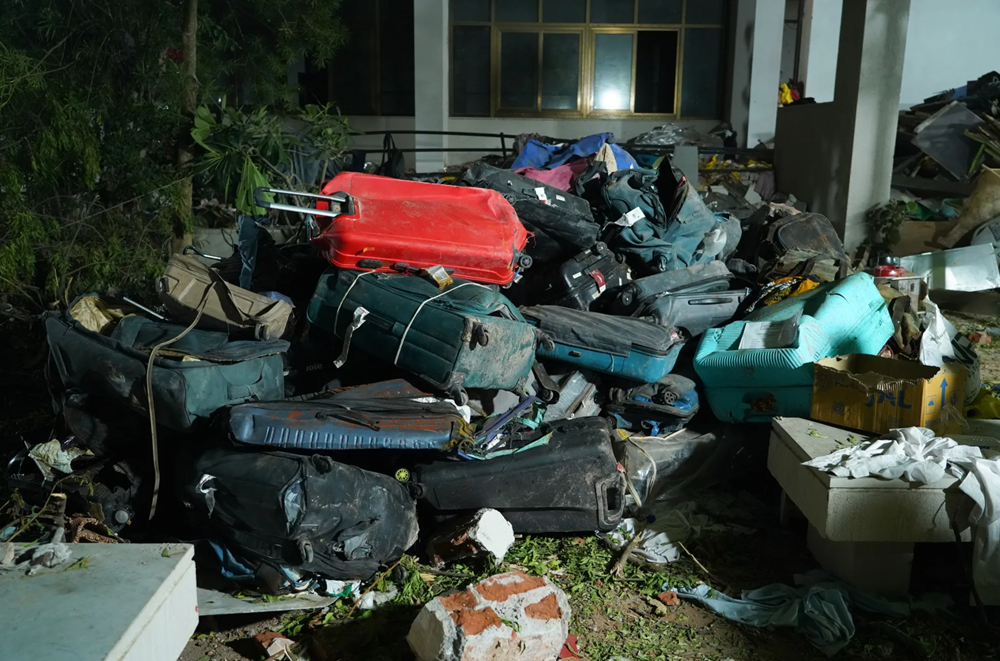 Người duy nhất sống sót trong vụ máy bay rơi ở Ấn Độ: 'Xung quanh tôi là thi thể, tôi hoảng loạn, đứng dậy và chạy' - ảnh 2