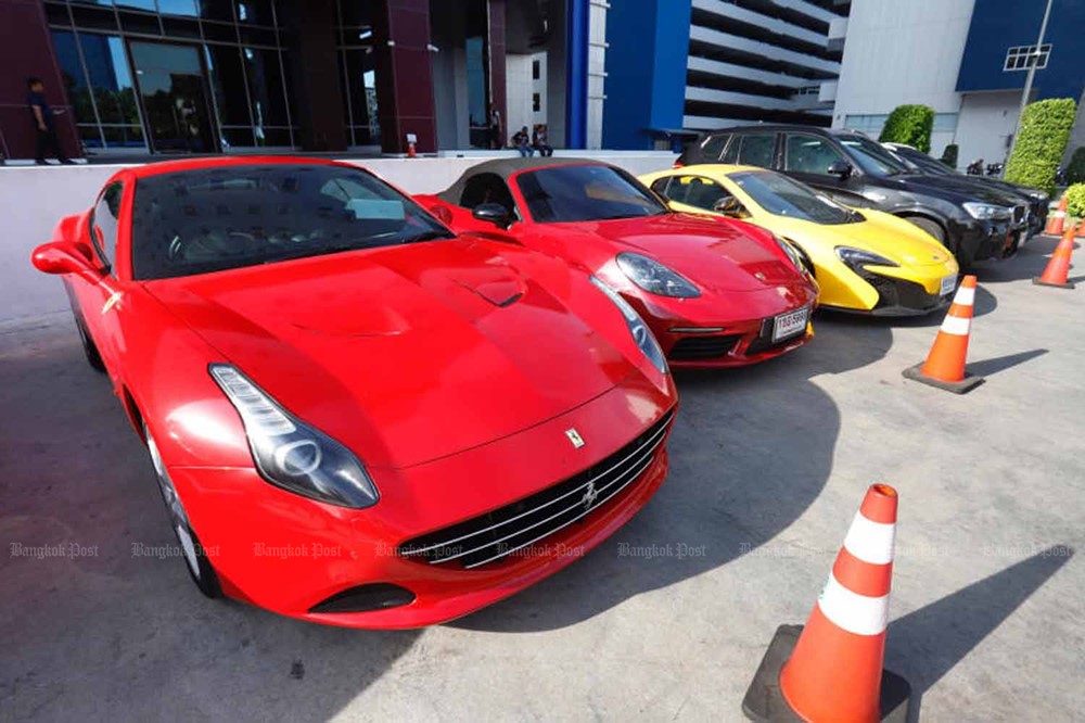 Tịch thu khu đất 800 tỷ, 50 túi hiệu, 24 xe sang và 6 tỷ tiền mặt, 17 người gồm MC, diễn viên nổi tiếng bị khởi tố - ảnh 6