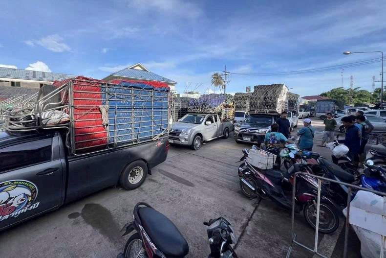 Campuchia ‘cấm cửa’ nông sản Thái, hơn 30 xe tải nằm chờ xếp hàng dài ở biên giới - ảnh 1