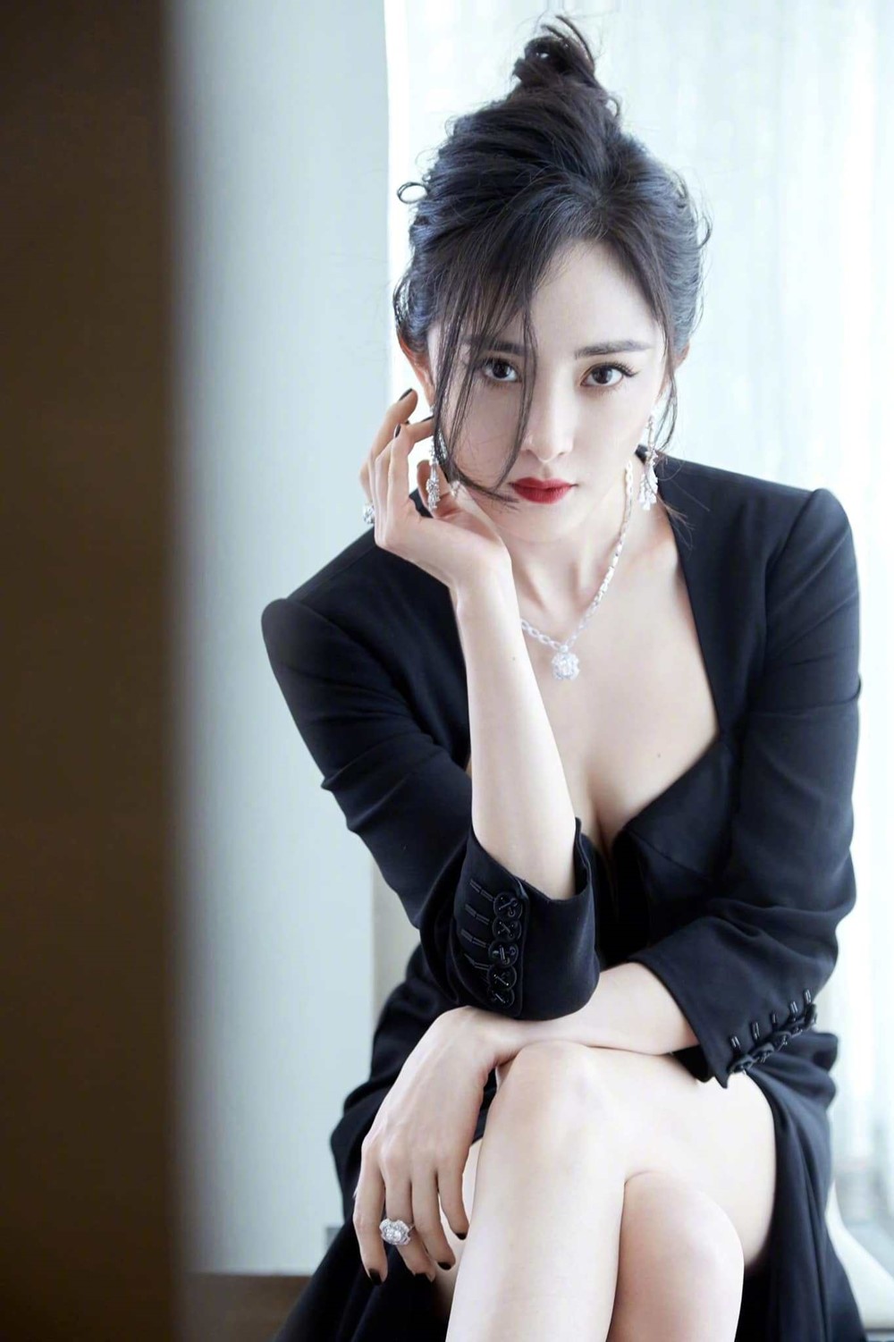 Nữ diễn viên hạng A bị quay lưng vì ‘quỵt’ tiền từ thiện, tài sản vượt 15.000 tỷ - ảnh 2