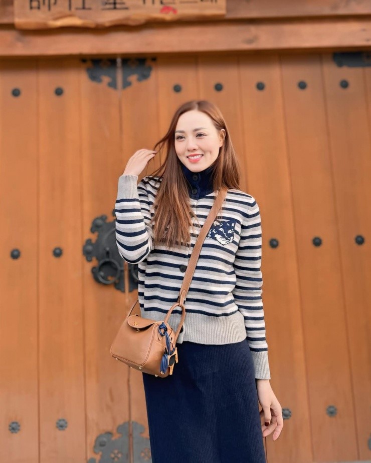 Vợ NSND Công Lý diện đồ trăm triệu ở nước ngoài - ảnh 7