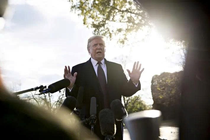 Giữa cơn bão giá dầu, Mỹ tuyên bố sẵn sàng ‘xả kho chiến lược’ nếu eo biển Hormuz ngừng chảy - ảnh 1