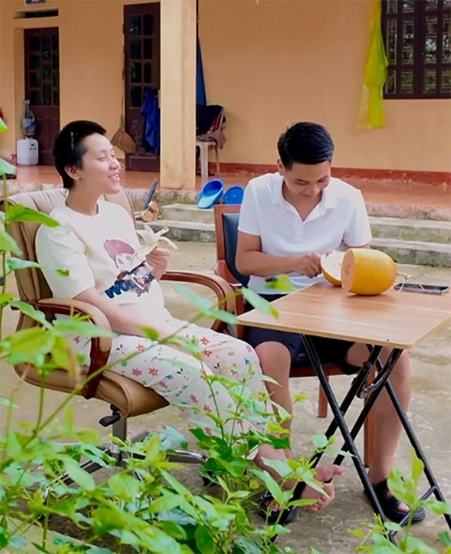 Nam TikToker Hà Nội chăm vợ mang thai bị xuất huyết não bất ngờ thông báo bỏ đi - ảnh 3