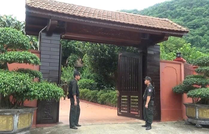 Gia tài 'khủng' của trùm giang hồ vừa bị công an phong tỏa tài sản: Bất động sản, trang trại 34ha như resort, nuôi cả lạc đà nhập khẩu - ảnh 3