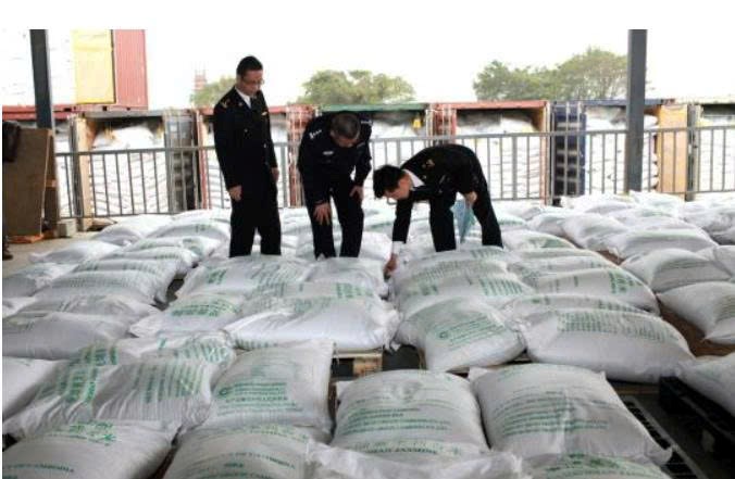 Triệt phá đường dây buôn lậu 2.803 tấn gạo trị giá hơn 107 tỷ đồng, tiêu hủy toàn bộ sản phẩm - ảnh 1