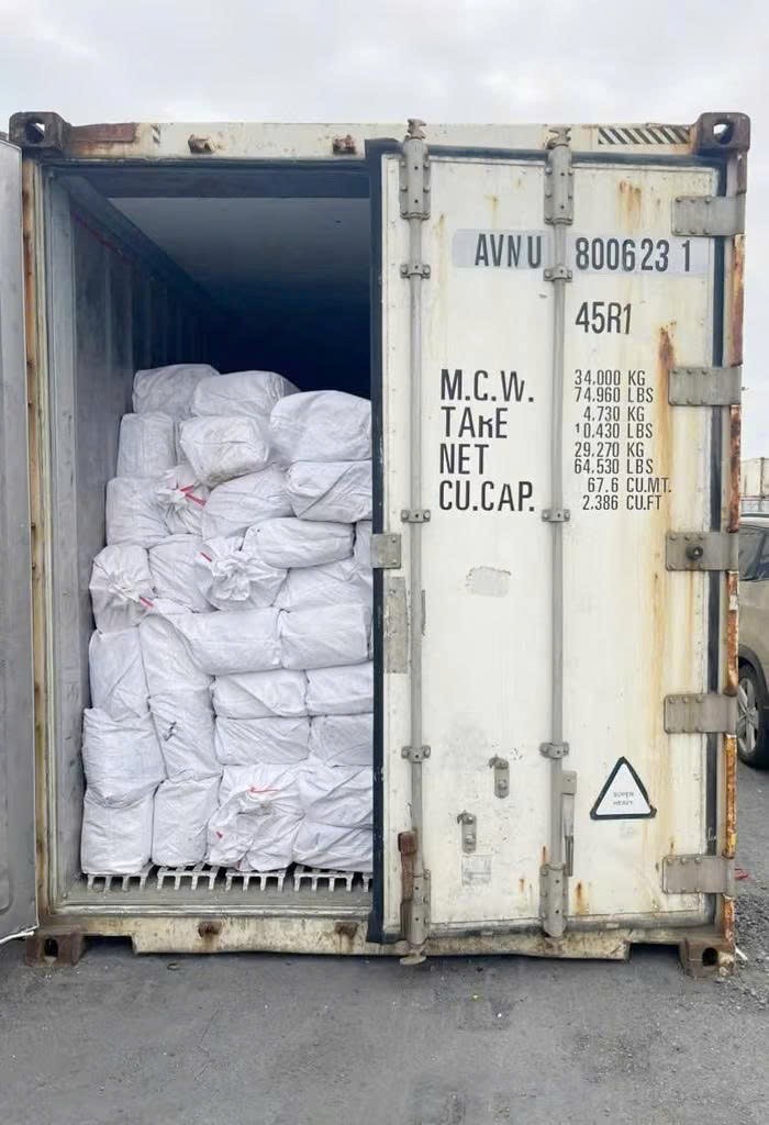 Phát hiện doanh nghiệp xuất khống 1.400 tấn chân gà đông lạnh, có dấu hiệu trốn thuế hơn 7 tỷ, Cục Hải quan chính thức khởi tố - ảnh 2