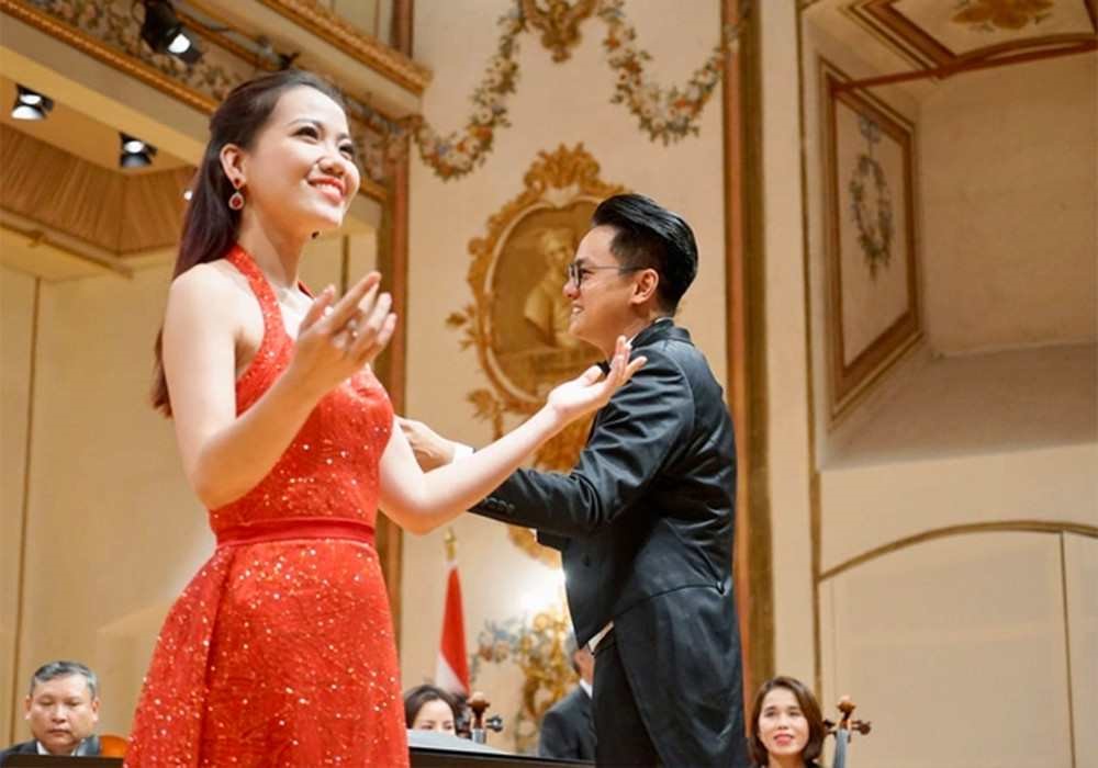 NSƯT tốt nghiệp Thủ khoa với điểm tuyệt đối, được phong tặng danh hiệu khi mới 36 tuổi - ảnh 1