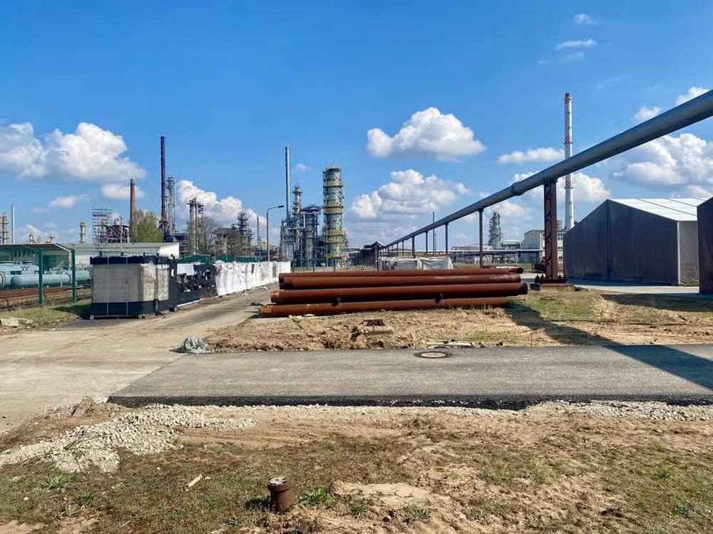 Nhà máy lọc dầu lớn nhất nhì nước Đức lâm nguy, hơn 1.000 người sắp mất việc vì thiếu dầu Nga - ảnh 2