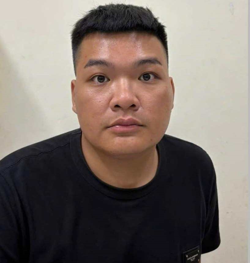 Bắt Ngô Đăng Phong, thu giữ hàng trăm triệu đồng cùng nhiều trang sức vàng - ảnh 2