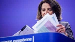 Tuyên bố cắt khí đốt Nga nhưng lại tăng nhập gấp đôi: EU đau đầu với một thành viên trụ cột - ảnh 1