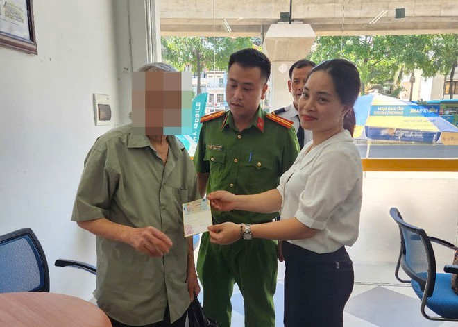 Ông L. đến tất toán sổ tiết kiệm 250 triệu đồng, ngân viên ngân hàng GP Bank lập tức ngăn chặn, công an vào cuộc - ảnh 1