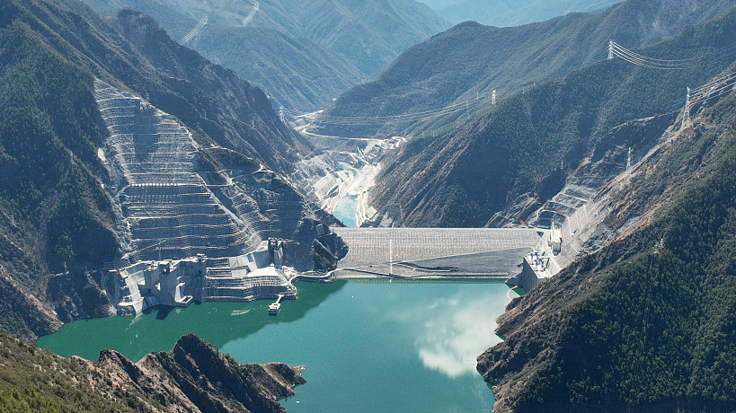 Những con đập khổng lồ đang dịch chuyển các cực của Trái Đất - ảnh 1