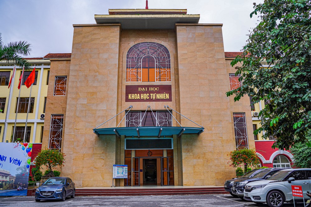 Trường đại học có tỷ lệ giảng viên là GS, PGS cao hàng đầu Việt Nam, phấn đấu trở thành nơi nghiên cứu tiên tiến của châu Á - ảnh 1