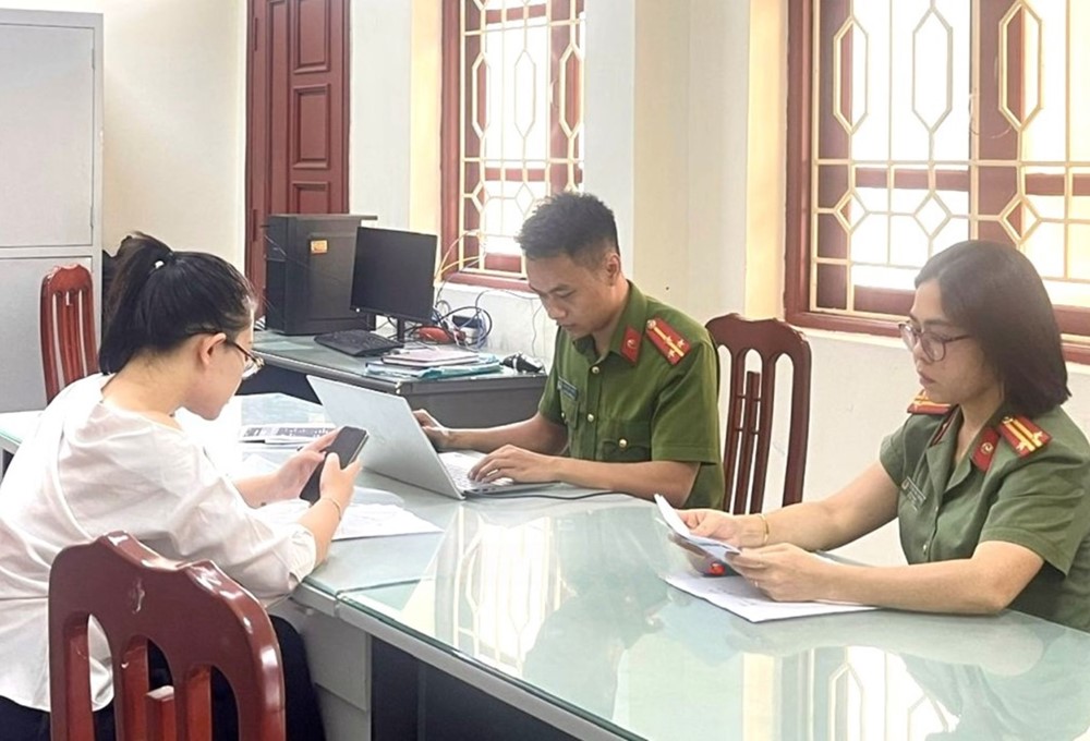 Một sinh viên đại học tại Hà Nội bị công an xử phạt  - ảnh 1