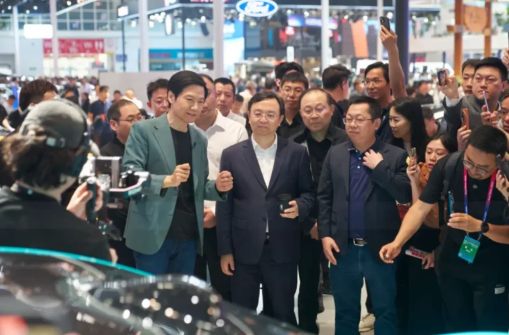 CEO BYD bất ngờ xuất hiện tại đại bản doanh Xiaomi: Sắp có cú bắt tay làm rung chuyển ngành xe điện? - ảnh 2