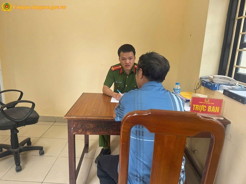 Ông T. định chuyển khoản 230 triệu cho 'cán bộ Quân khu 1', công an xã lập tức mời lên làm việc - ảnh 2