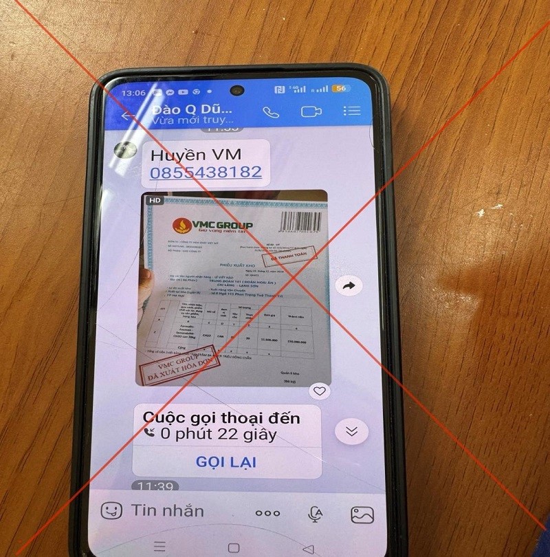 Ông T. định chuyển khoản 230 triệu cho 'cán bộ Quân khu 1', công an xã lập tức mời lên làm việc - ảnh 1