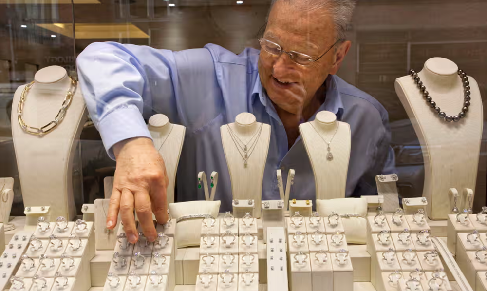 Trái Đất cần 1 tỷ năm còn Trung Quốc chỉ mất 7 ngày: 'Vũ khí' siêu rẻ đẩy cả 1 ngành công nghiệp đến bờ vực sụp đổ? - ảnh 3