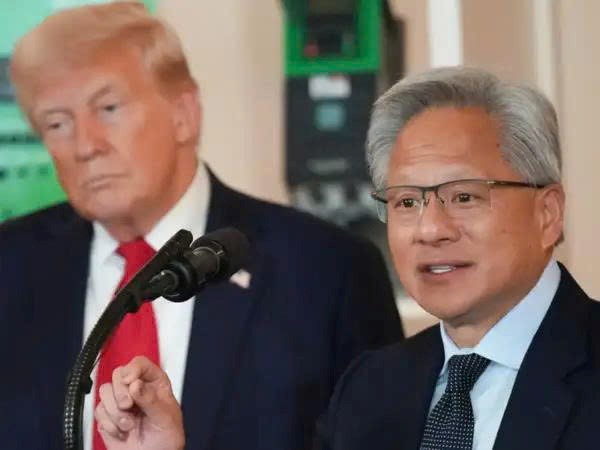 Ông Trump tiết lộ từng cân nhắc ‘xé nhỏ’ Nvidia vì quá mạnh - ảnh 1