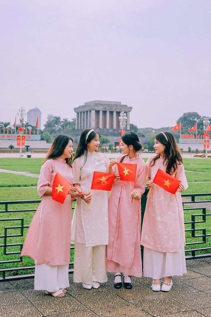 Du khách đến Hà Nội dịp Quốc khánh 2/9 tăng mạnh nhờ sức hút của 'tour yêu nước' - ảnh 2